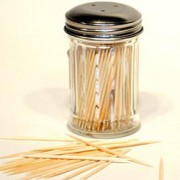 1vRrql-180x180 1vRrql-180x180 آیا خلال دندان برای تمیز کردن دندان مناسب است؟ 1vRrql 180x180